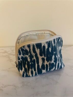 Origins Navy and Cream Abstract Zip Cosmetic Pouch